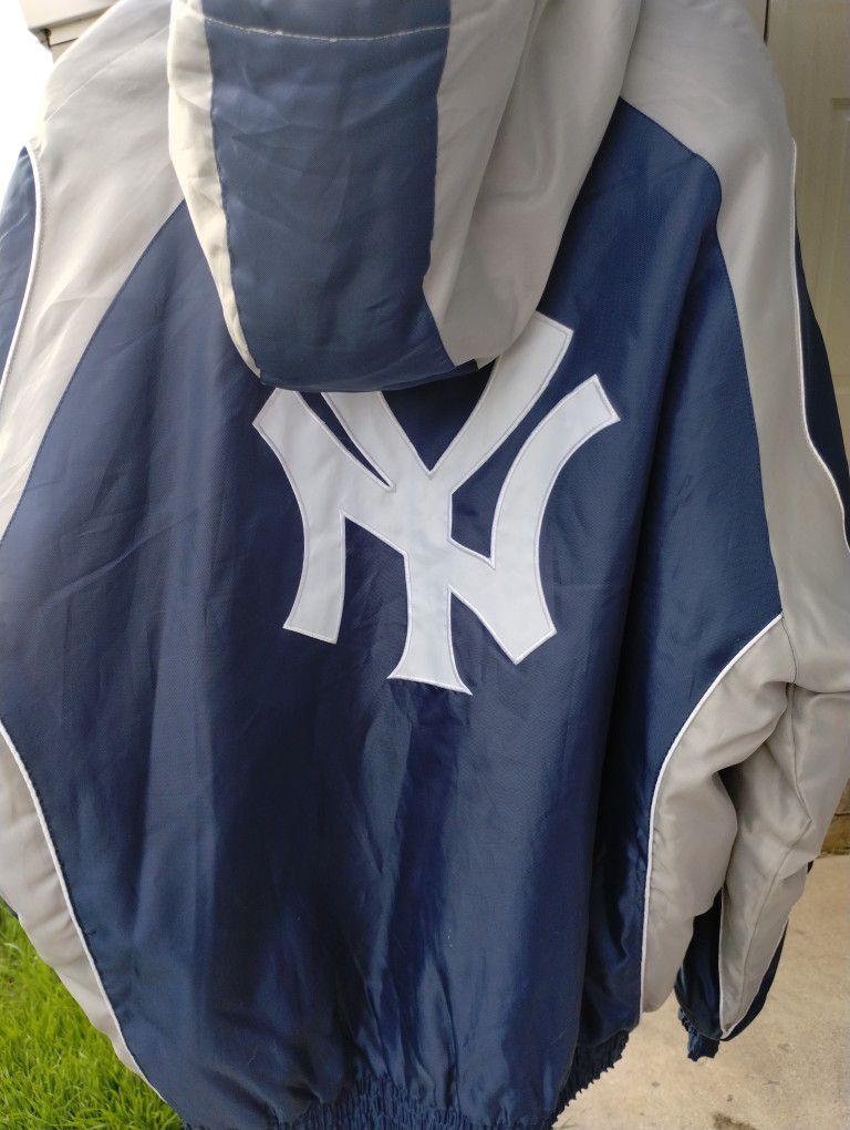 Nike New York Yankees winter jacket for Sale in Dallas, TX - OfferUp