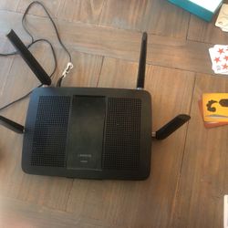 LINKSYS EA8500 Wi-Fi Router 