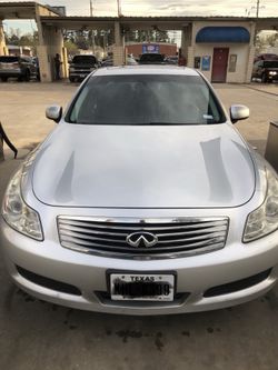 Selling G35 136k miles salvage tittle cuz of a hit on the back side door. Door was replace but still has damage on the back fender. Work great A/c wo