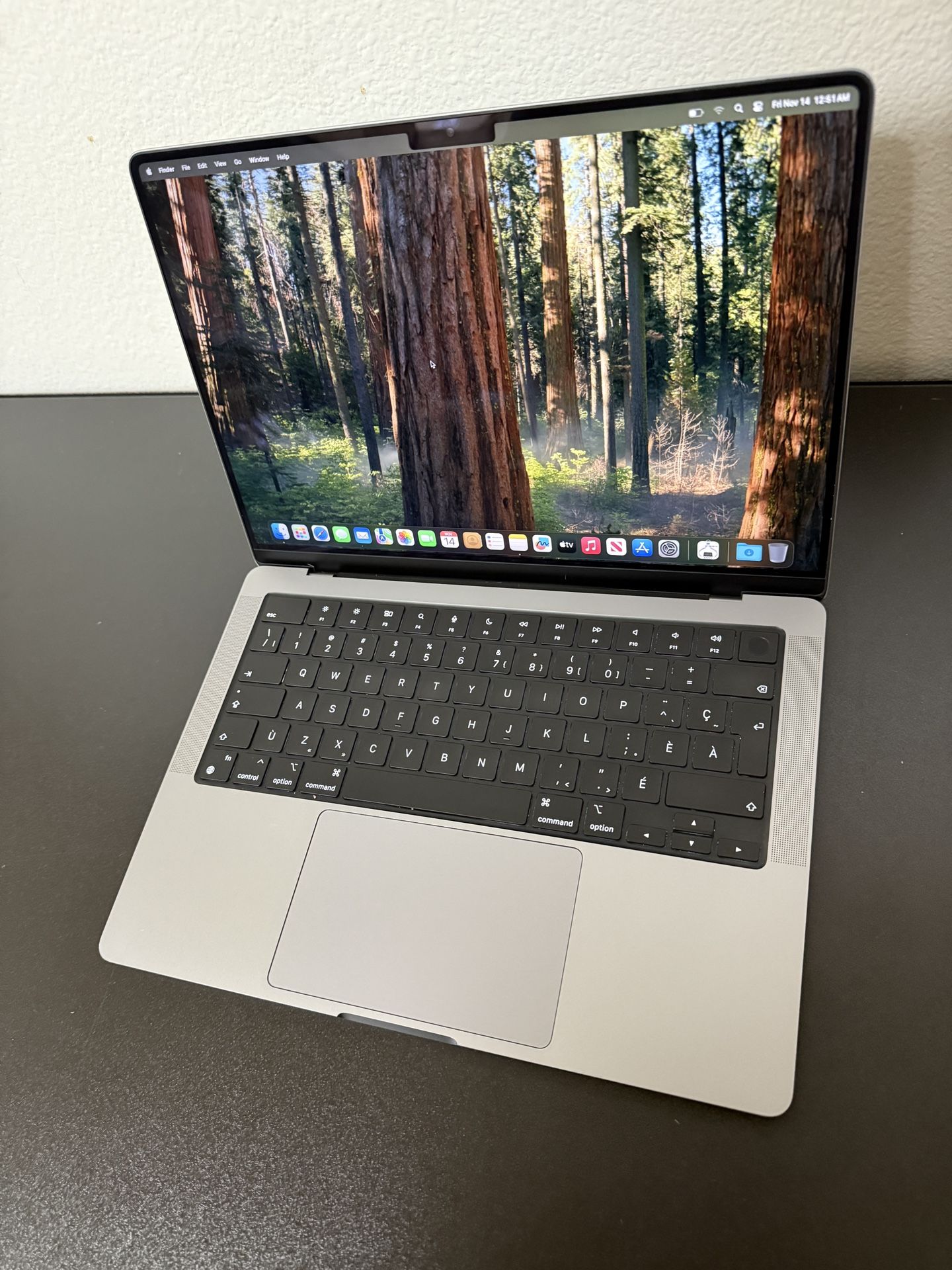 M1 Max MacBook Pro 14” | 32GB/1TB