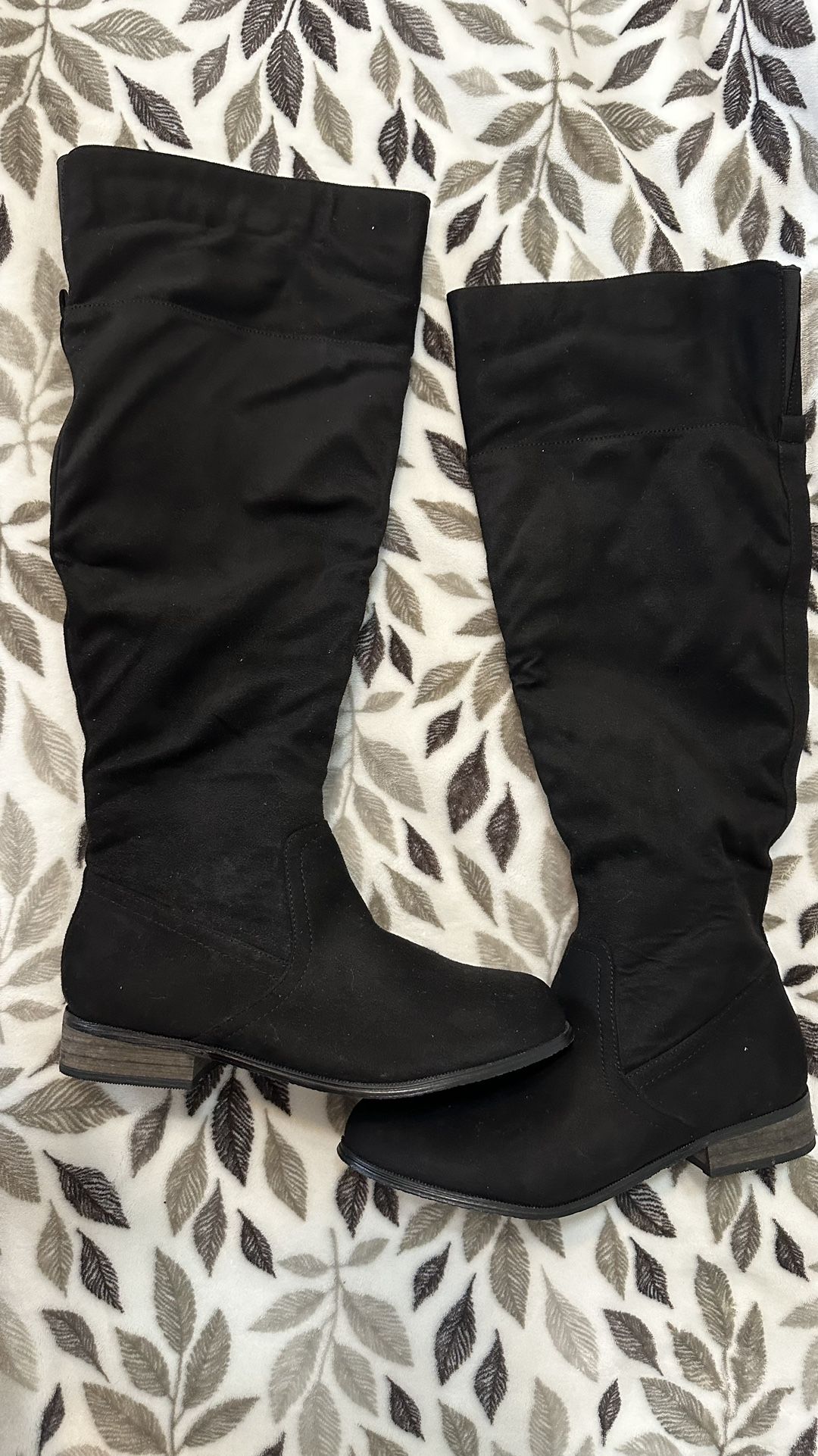 Avenue Black Knee Boots