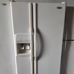 Fully Functional Whirlpool White Side By Side Refrigerator With Water & Ice Dispenser 33" 
