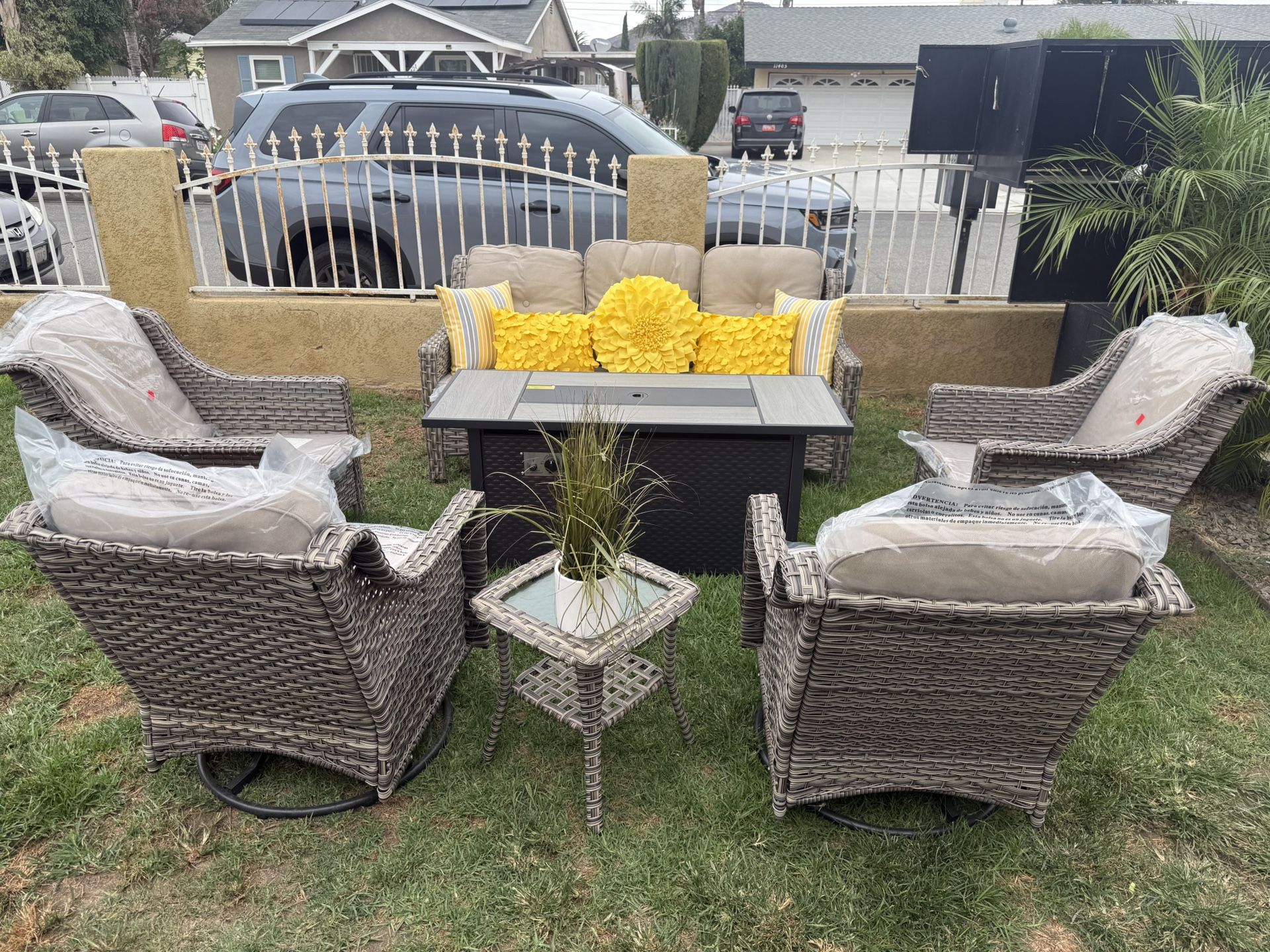 Brand New Patio Outdoor Furniture Set With Fire Pit 