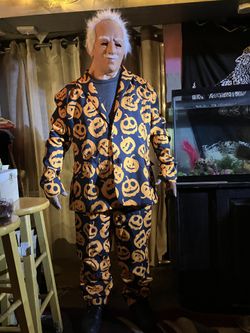 Halloween Outfit. N Mask