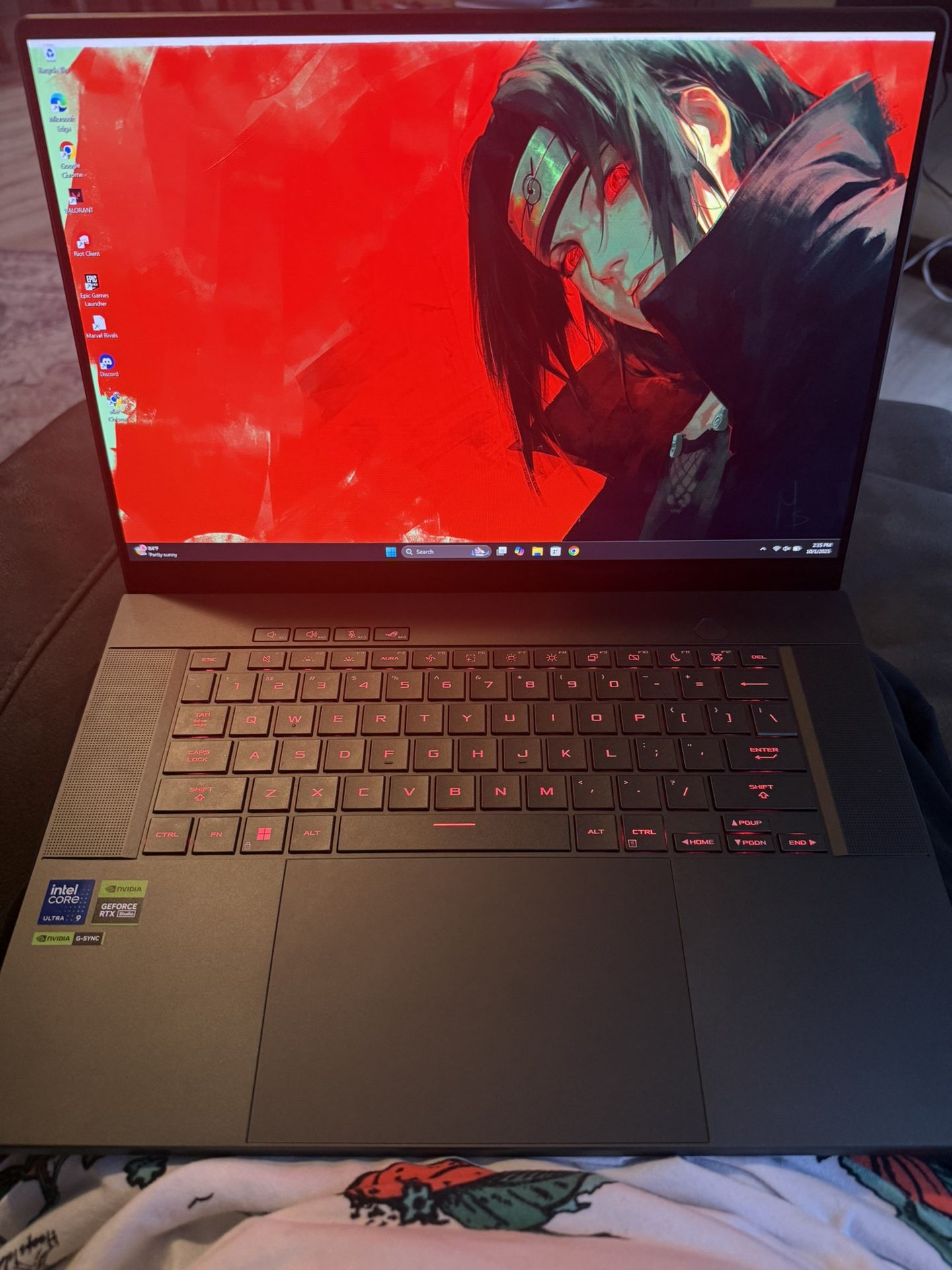 Asus zephrus g16 oled 240hz / rtx 4070/intel i9/ 1tb Samsung 980 comes with laptop case
