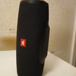 JBL Charge 4