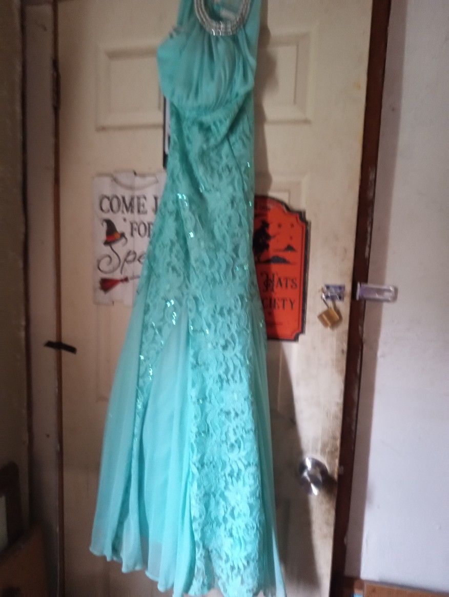 Eureka Beautiful Gown