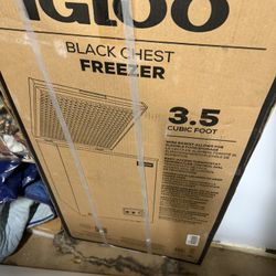 3.5 Igloo Deep Freezer Black Chest 
