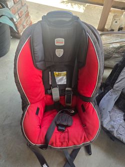 2 carseats $25 each