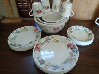 Corelle Flatware And Serving Bowl Set