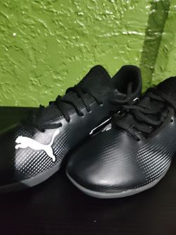 Puma indoor soccer shoes