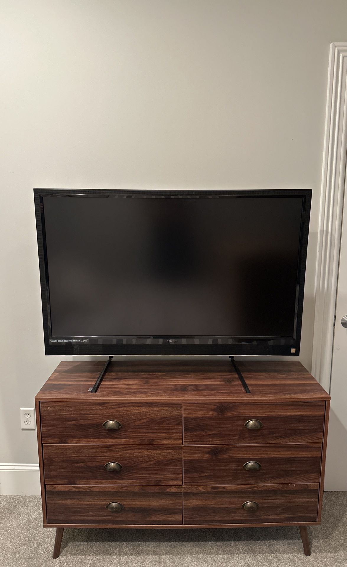 VIZIO 48” Flat Screen TV