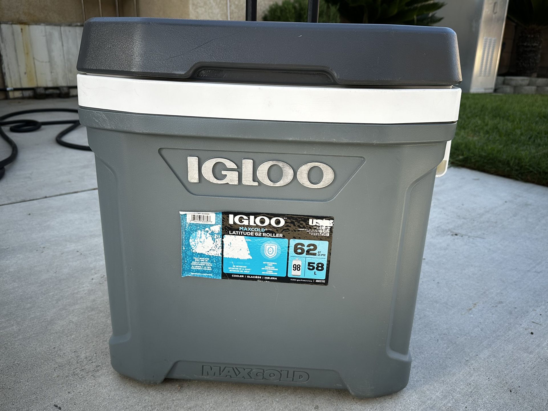 Igloo MaxCold Latitude 62qt Rolling Cooler