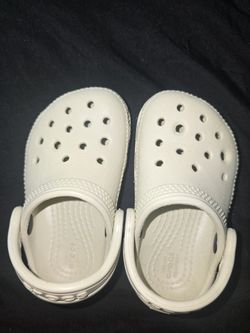 Nude Crocs 5c