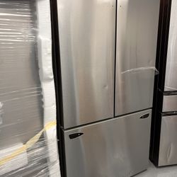 32 cu. ft. Smart Standard-Depth MAX French Door Refrigerator with Internal Water Dispenser in PrintProof Stainless Steel