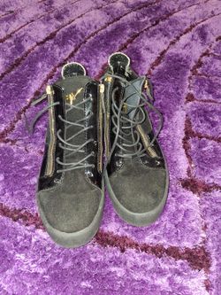 Mens size 11 shoes