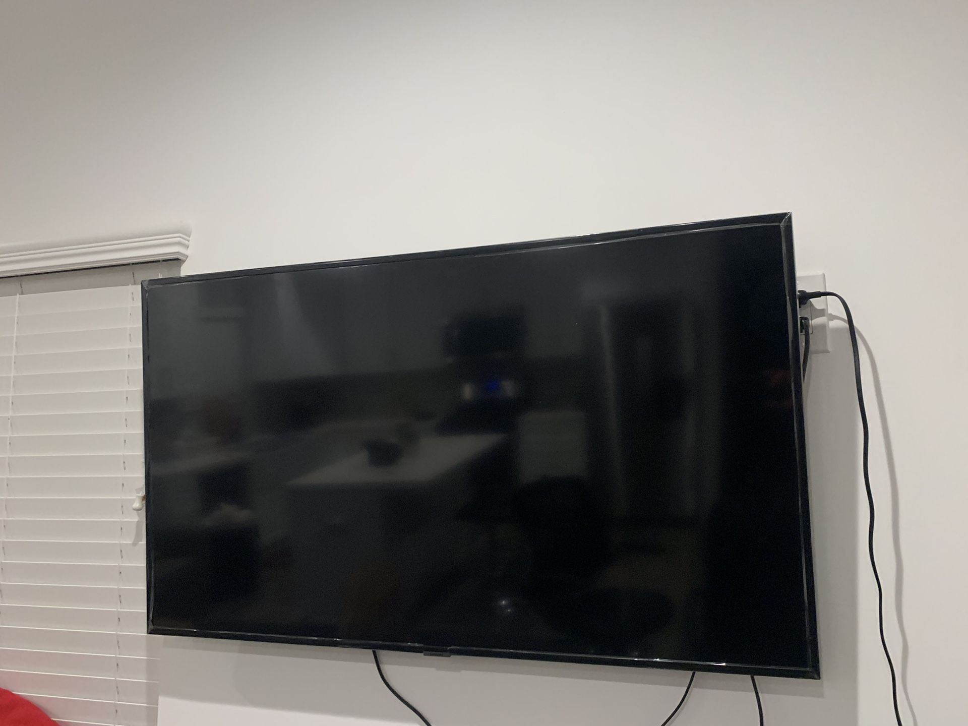 Samsung smart tv 50 inches with a mount