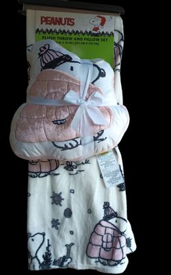 Peanuts Snoopy Plush Throw & Pillow Set 50x70in
