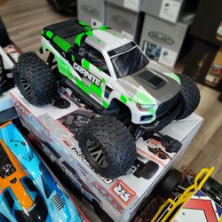 ARRMA granite RC monster truck 4 wheel drive brand new