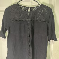 Black blouse size m brand mine