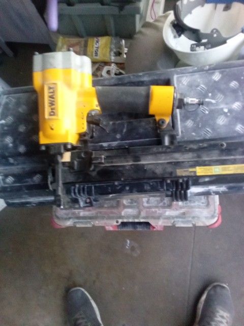 DeWalt Roofing Nailer 16 Inch