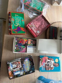 Basketball and baseball sports cards mint condition pick up in Orting