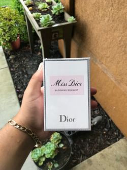 Miss Dior blooming bouquet