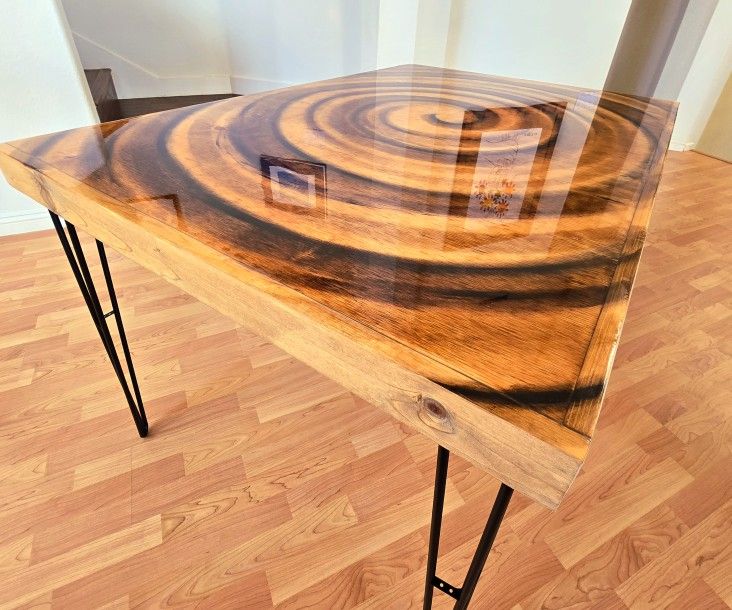Amazing Vertigo Swirl Dining Table 