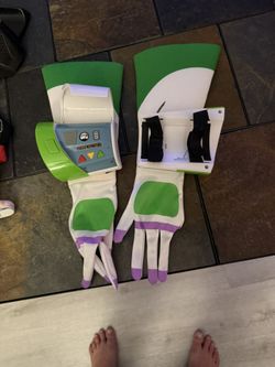 Buzz Lightyear’s Kid’s Gloves
