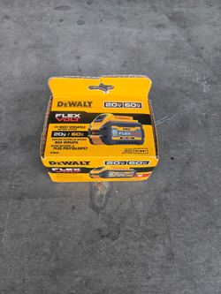 Dewalt 60 volts battery