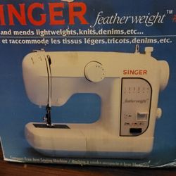 Singer Featherweight #100