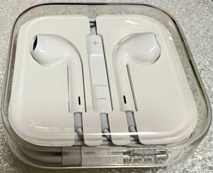 Apple iPhone Apple iPhone White earphones with built-in remote and mic.
