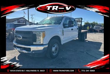 2017 Ford F350 Super Duty Crew Cab & Chassis