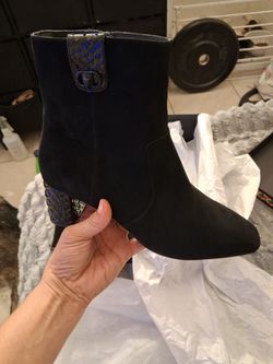 Brand new  size 9 woman