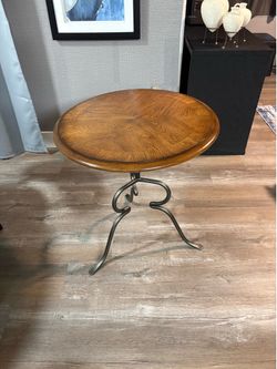 Universal Furniture Oak Table
