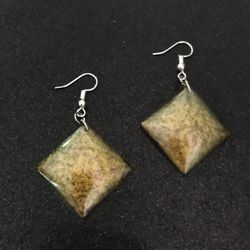 Metallic gold color shift diamond shaped dangle earrings silver hooks resin new