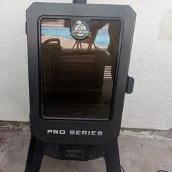 Pit Boss Pro Series Electric Pellet Smoker 