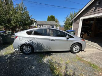 2014 Silver Prius Plug-in
