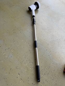 Electric brush rechargeable