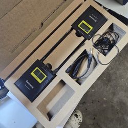 Saramonic UHF Wireless Microphone 