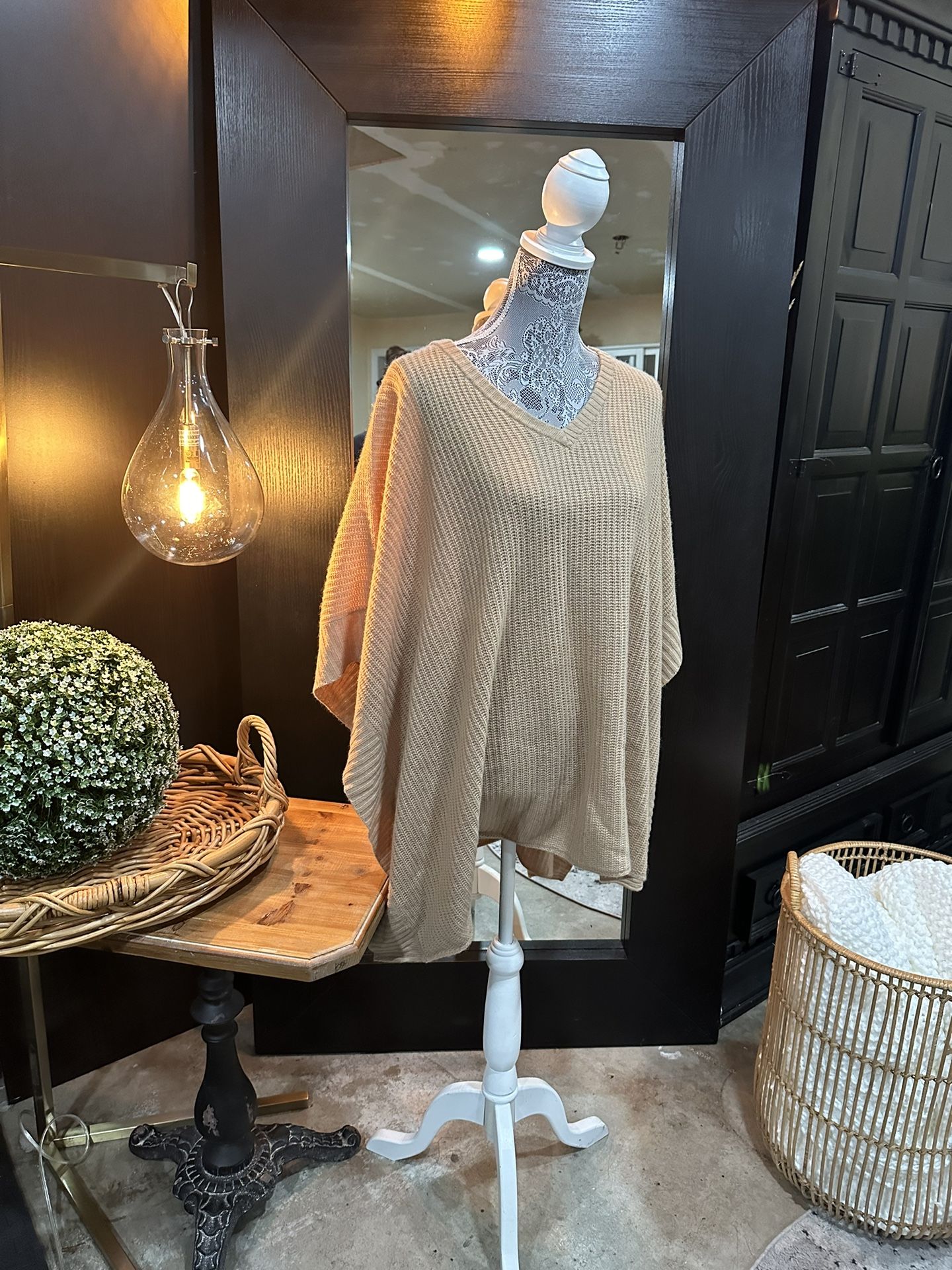 100% Cashmere Poncho (Never Worn)
