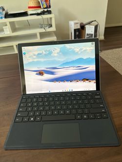 Fast & Upgraded Microsoft Surface Pro 5 – Intel Core i7 / 8GB RAM / 256GB SSD
