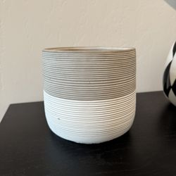 Vase/planter 