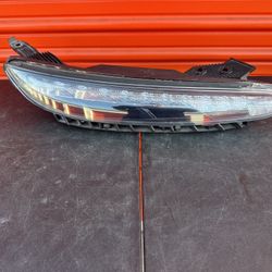 2022-2023 Hyundai Kona ROGHT PASSENGER  Side LED Day Time Running Light OEM