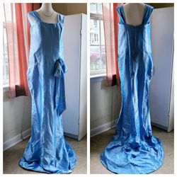 Size 9/10 Light Blue Halter Strap Tank Wedding Gown Fully Lined Dress with Train and Flower Accent Ball Gown. Matron of Honor Bridesmaid, Homecoming, 