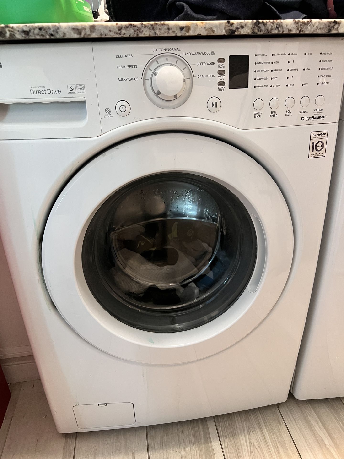 LG Washer Dryer Combo 3.5 CU Works Perfect