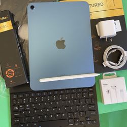 256gb Apple IPad 10th Generation (10.9” Liquid Retina / 2022 model) with pen, keyboard, case & Accessories (warranty 2026) 