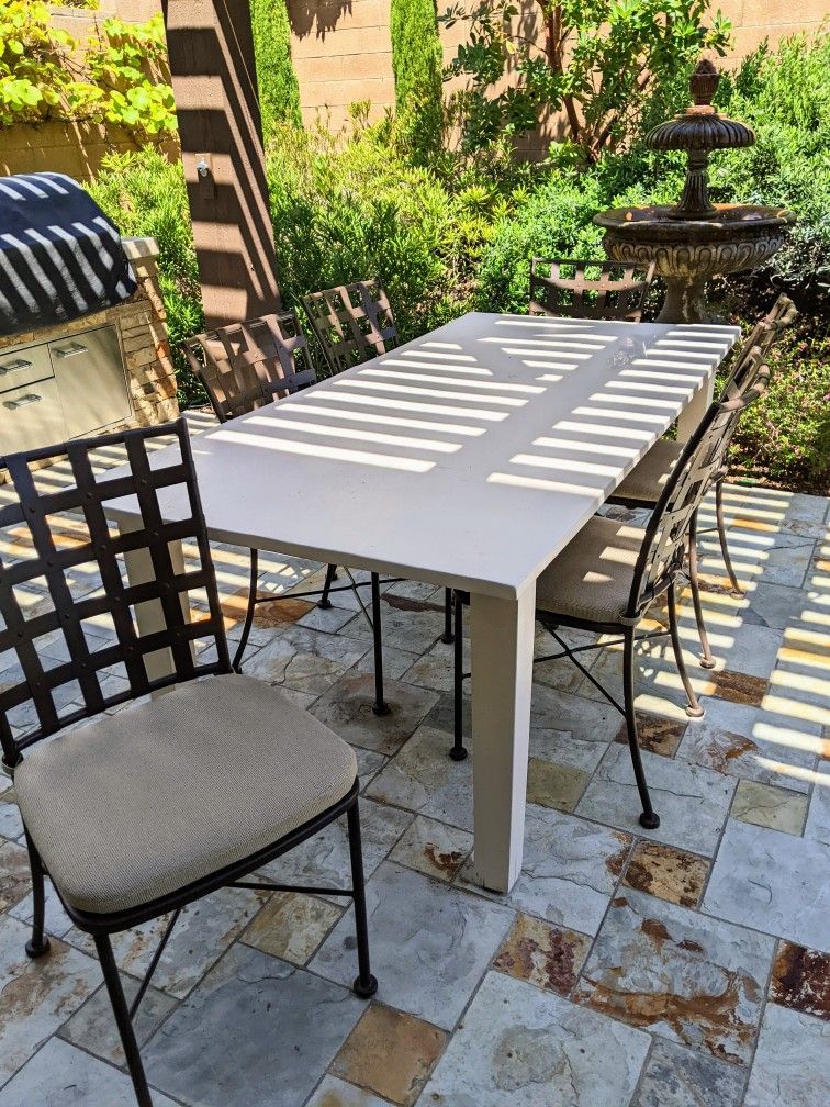 Six Mallin Chairs Plus Cushions & Table