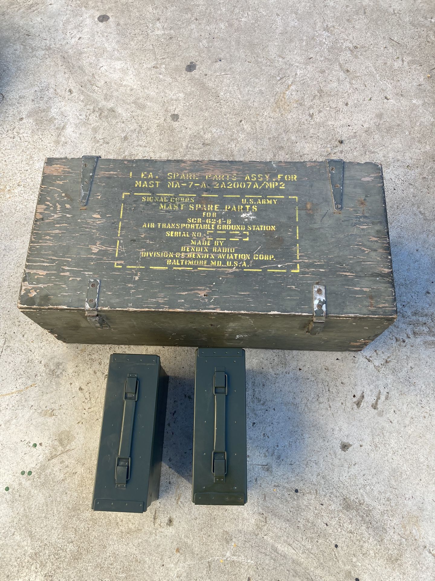 Militar Caja Spare Parts 2 Box Including