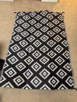 Outdoor Picnic/Camping Mat – 70” x 47” – Includes Carrying Case